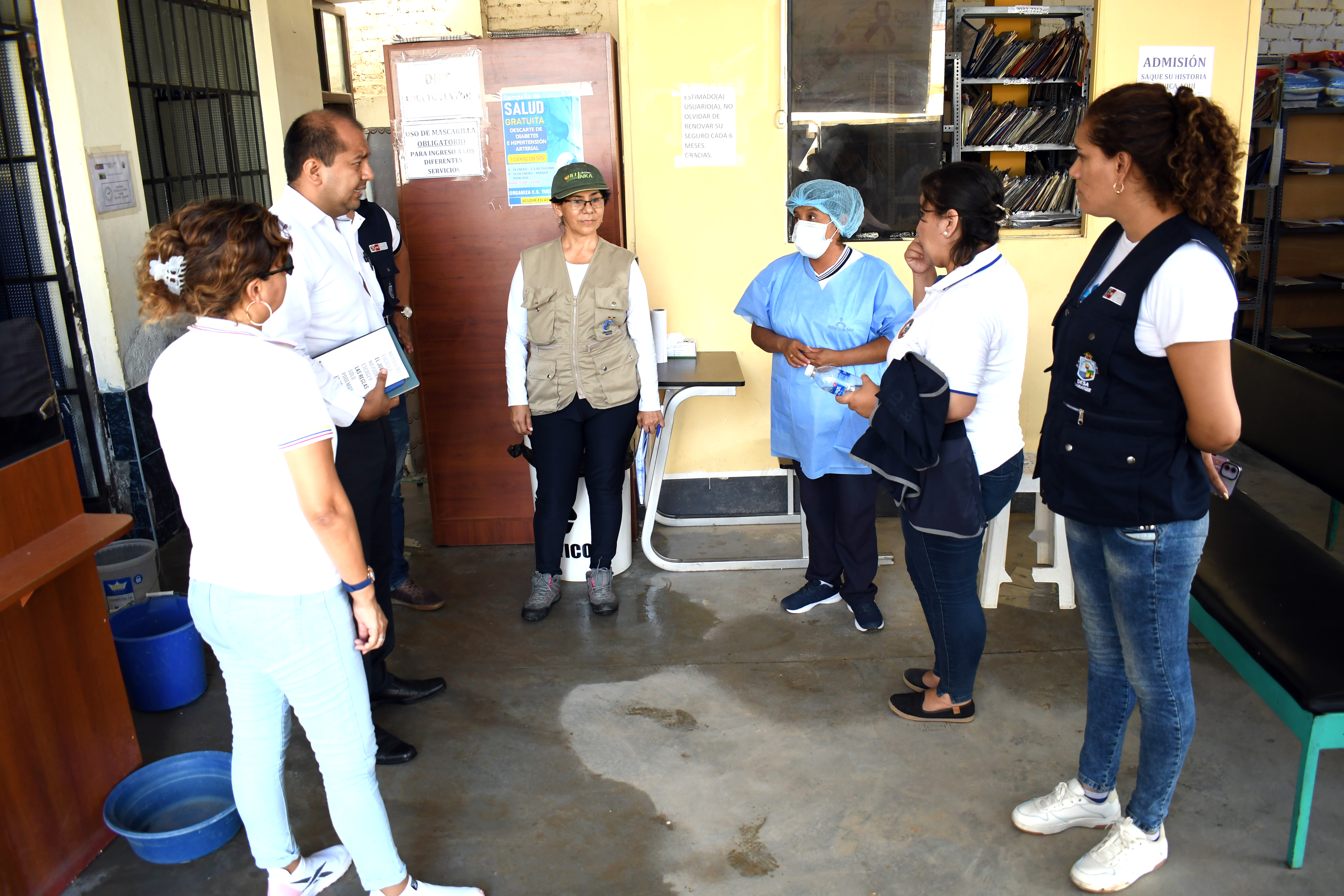 Inspecciona centro de salud de Túcume afectado por lluvias 