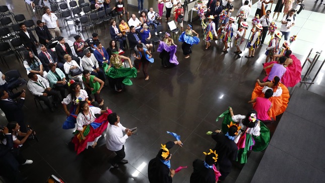 Ministra de Cultura participó de la presentación del Carnaval de la Interculturalidad de Quilmaná 
