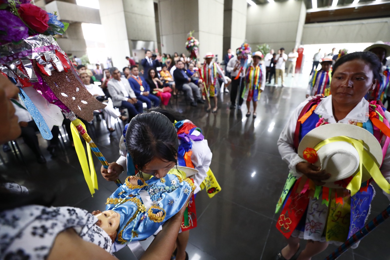 Ministra de Cultura participó de la presentación del Carnaval de la Interculturalidad de Quilmaná