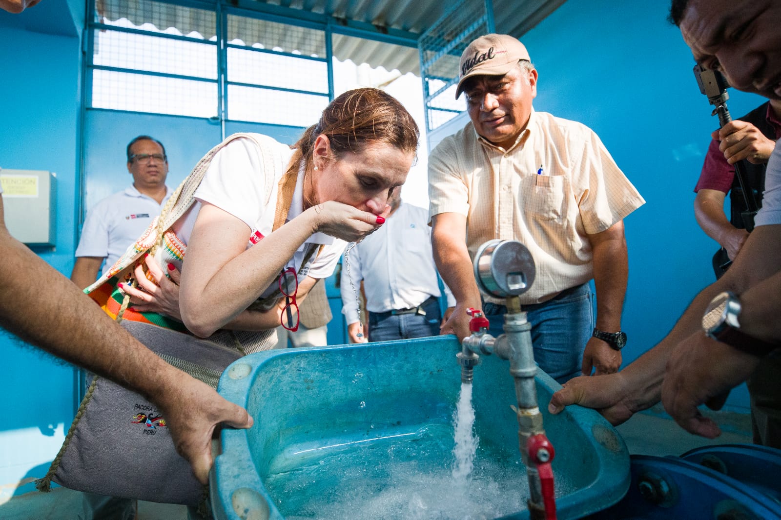Ministra Pérez de Cuéllar comprobó condición del agua en Lambayeque
