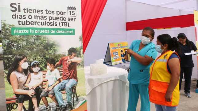 Ica “Con Punche Regional” comenzó en Chincha con una feria de servicios de salud y de otros sectores del Estado
