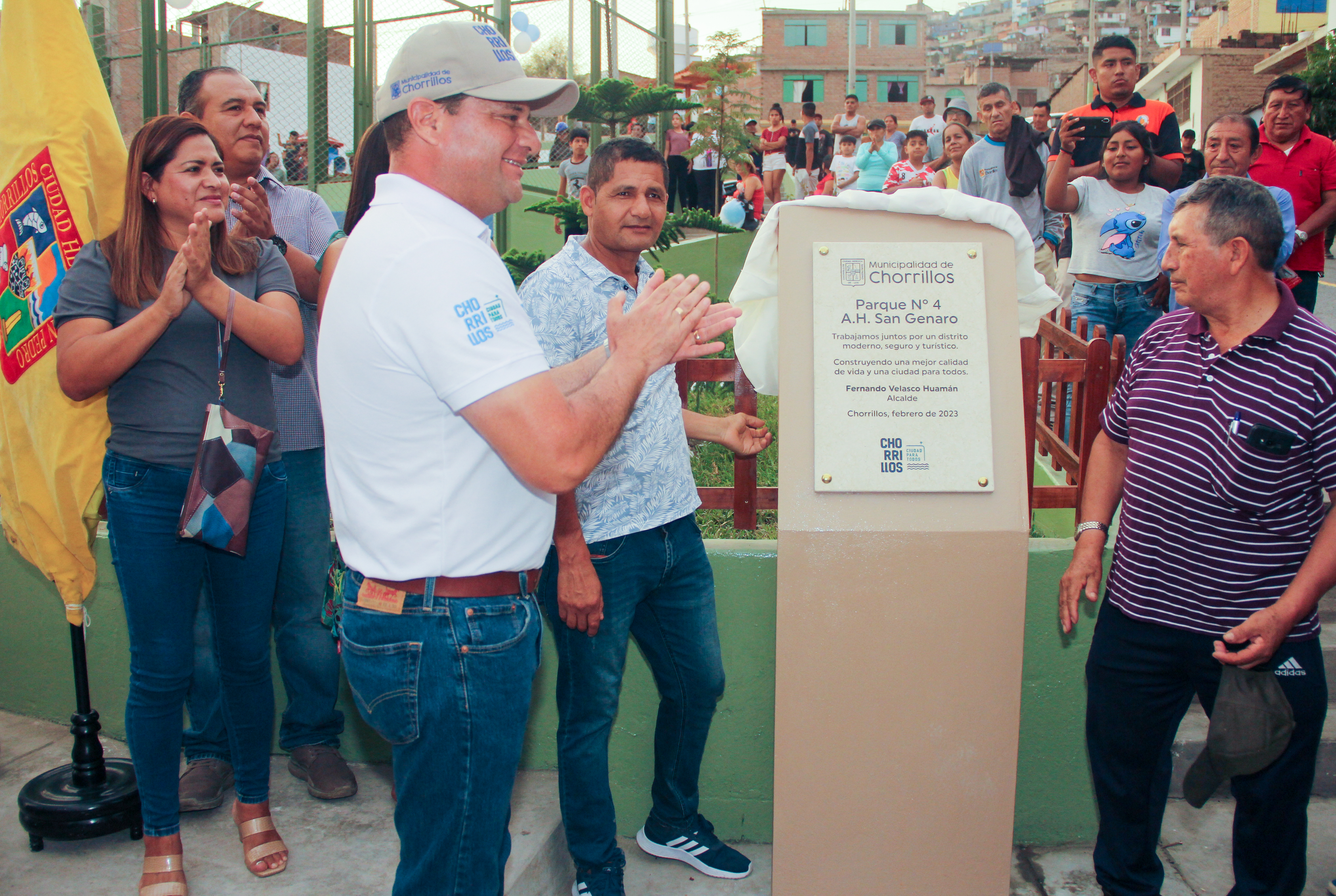 Placa de reconocimiento del parque 