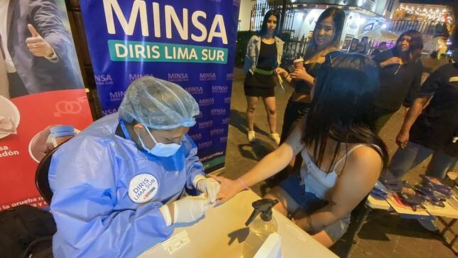 Diris Lima sur incursiona en locales nocturnos para identificar casos de VIH
