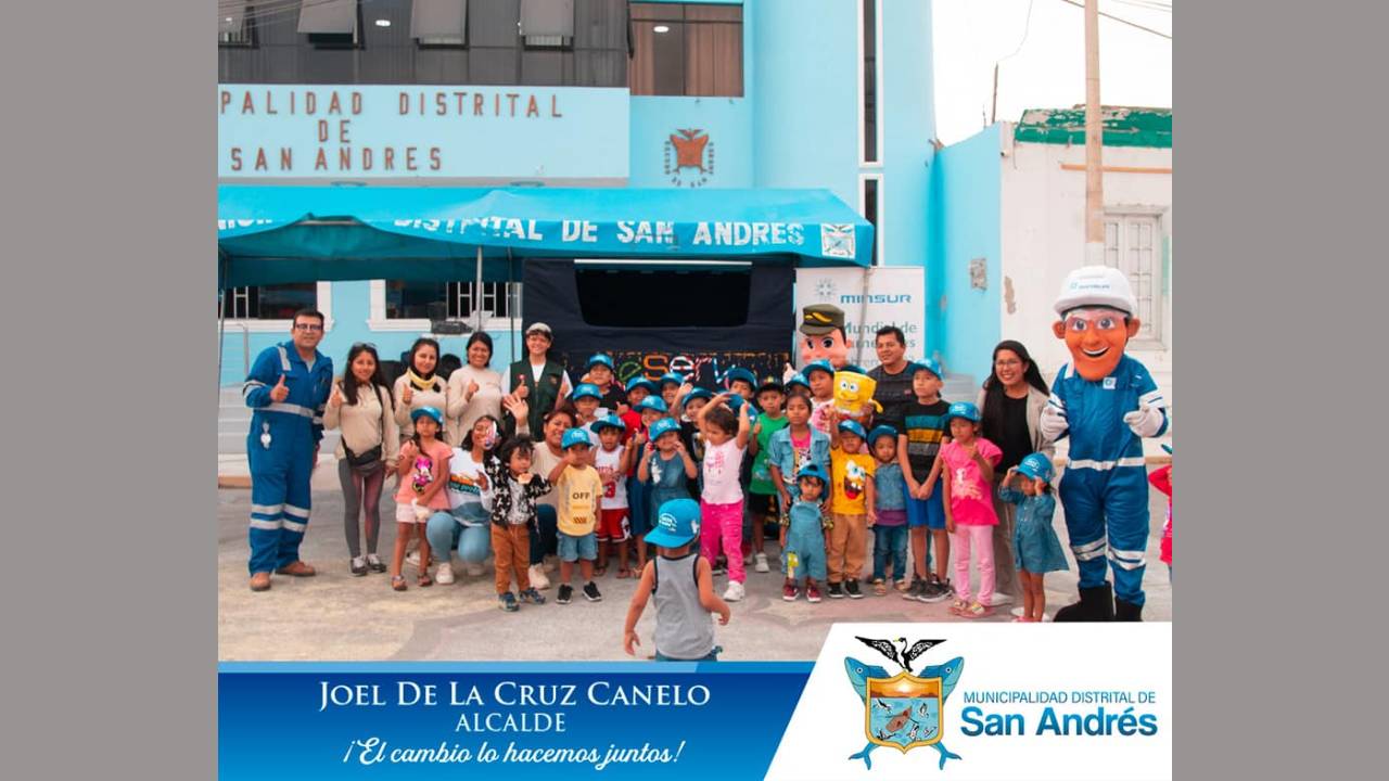 Padres Y Niños Pasaron Un Momento Divertido Y Alegre Con El Show De Los Humedales