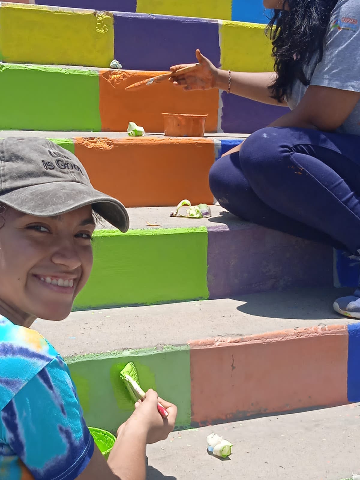 Rotaract Club Sullana "Tallán" con apoyo de la Comuna ejecutan Pintado de Escaleras en Paseo "Turicarami"