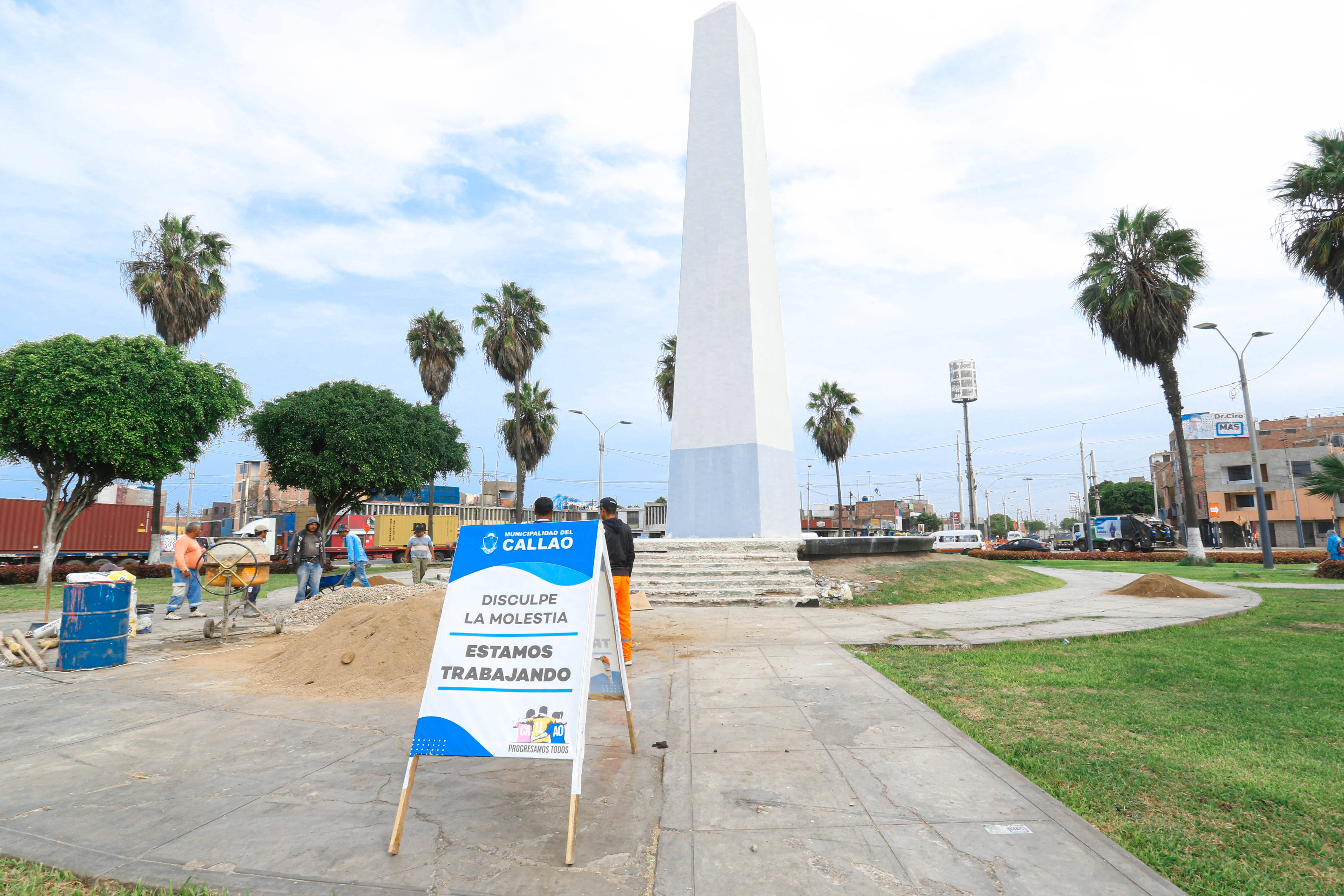 Trabajamos en el mantenimiento de dos lugares históricos y emblemáticos para los chalacos: los óvalos “El Obelisco” y “Centenario.