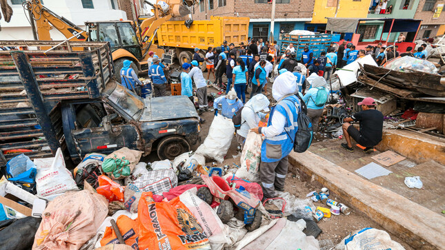 Logramos limpiar varias cuadras de las avenidas Morales Duárez con Santa Rosa, que fueron invadidos por recicladores informales.
