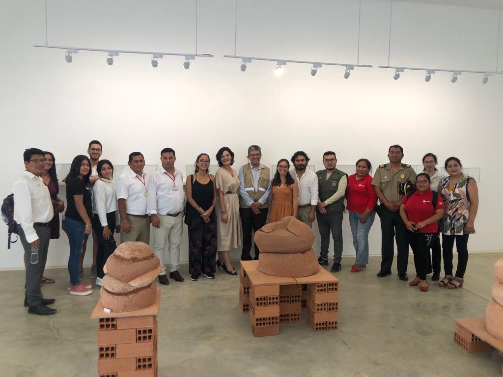 Ica: Se inauguró exposición temporal “Toda la vida en una Gota” de la artista Ivet Salazar