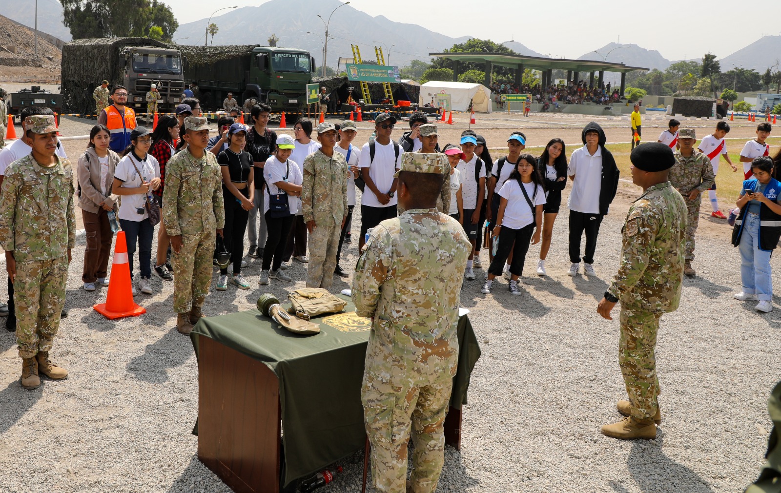 El comando conjunto de las Fuerzas Armadas del Perú (FFAA) realizó una demostración en caso de emergencias o desastres.