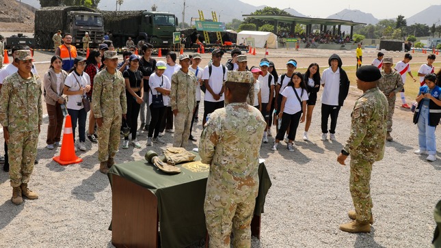 El comando conjunto de las Fuerzas Armadas del Perú (FFAA) realizó una demostración en caso de emergencias o desastres.