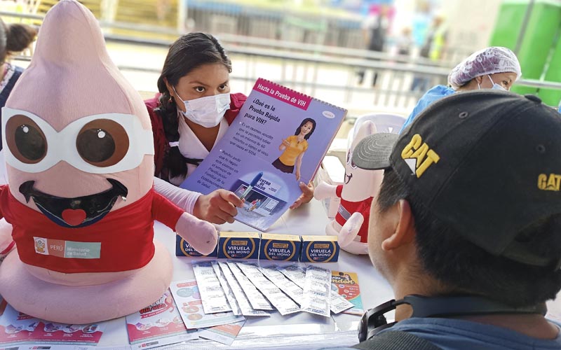 imagen 2 de Diris Lima Centro realiza campaña por el Día Internacional del Condón