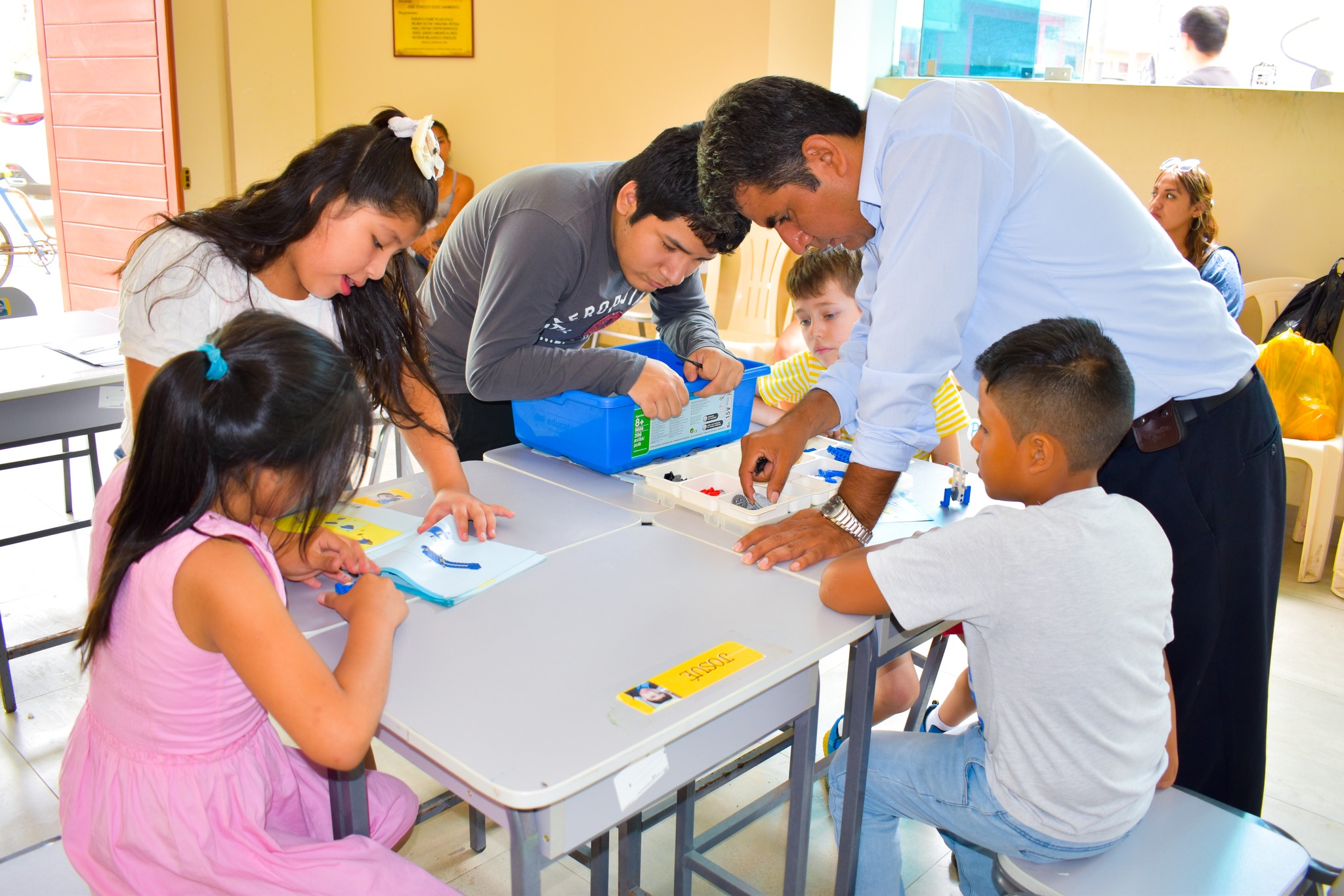 imagenes de la primera clase de robotica
