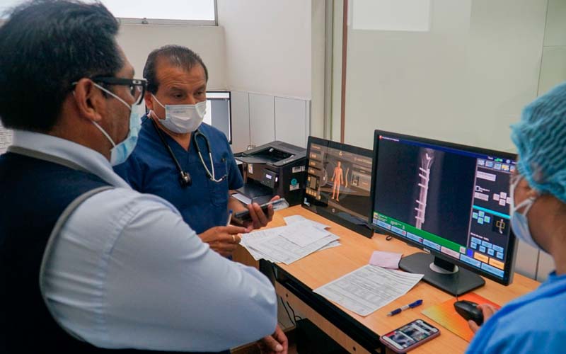 imagen4 de Director General de la Diris Lima Centro supervisa establecimientos de salud