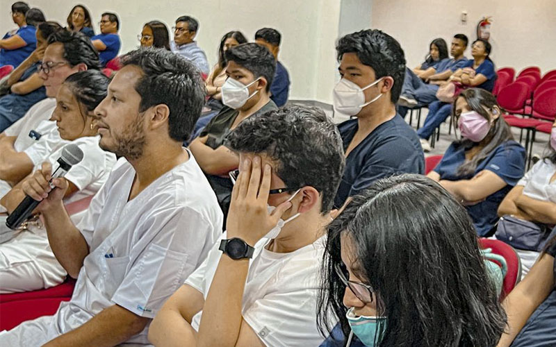imagen1 de Más de cien internos participan en conferencia «Perfil profesional del Médico Cirujano»