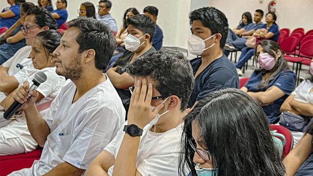 imagen1 de Más de cien internos participan en conferencia «Perfil profesional del Médico Cirujano»