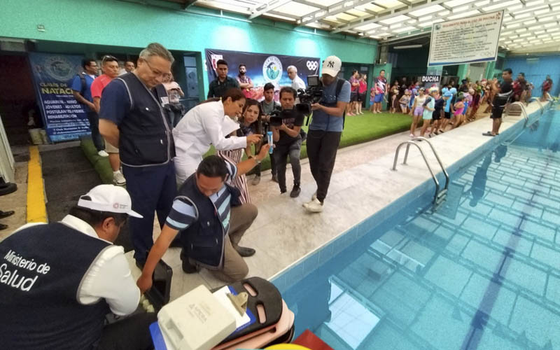 imagen2 de Diris Lima Centro interviene piscinas en San Juan de Lurigancho