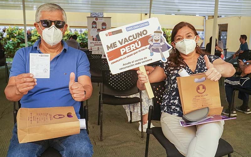 imagen4 de Covid-19: Profesionales de la salud reciben dosis Bivalente en Lima Centro