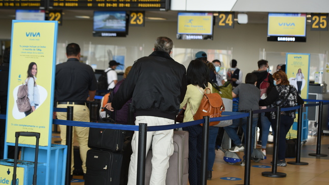 El Indecopi fiscaliza a Viva Air por afectar a pasajeros tras cancelación de sus servicios
