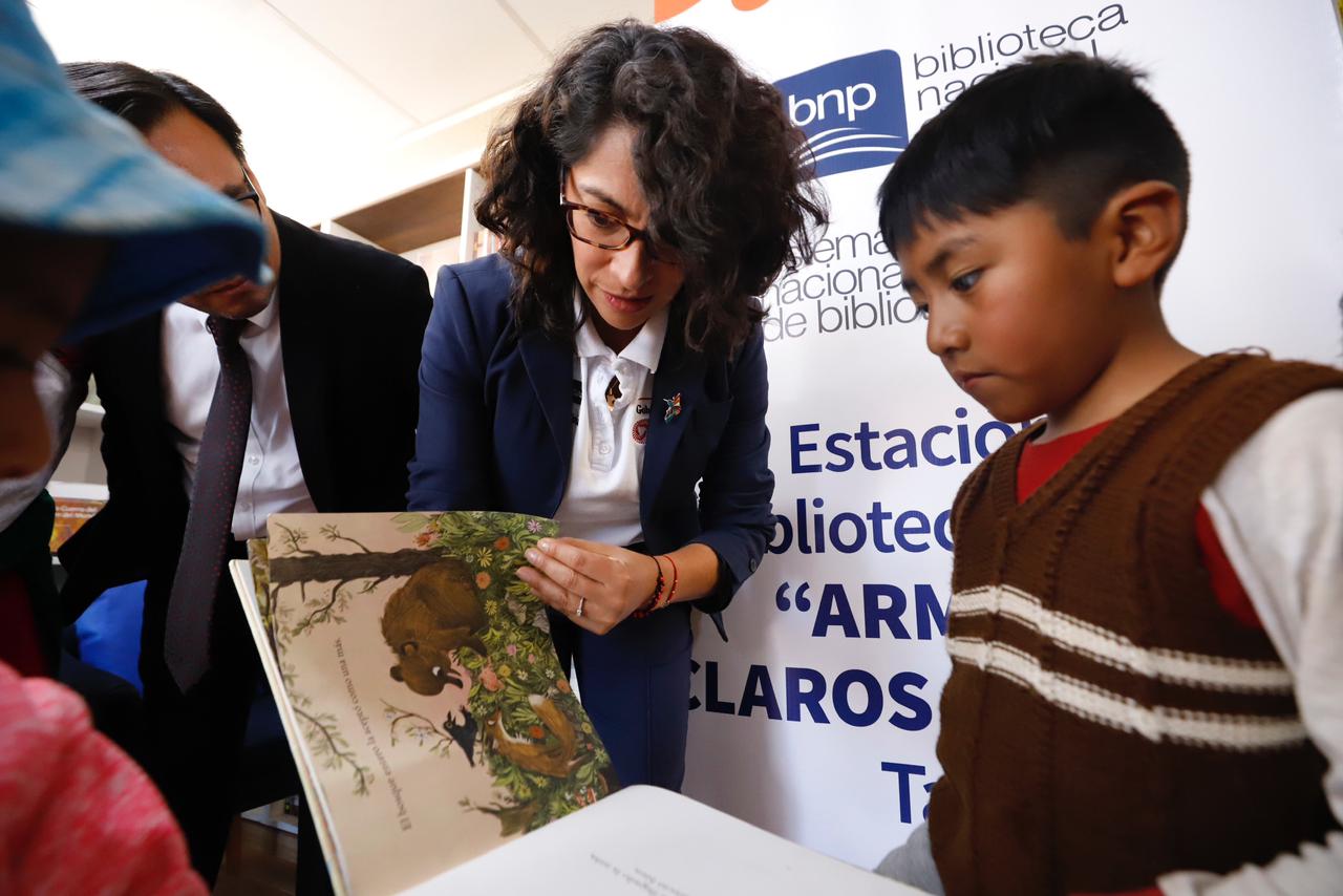 Ministra de Cultura inauguró primera biblioteca municipal en Tacna
