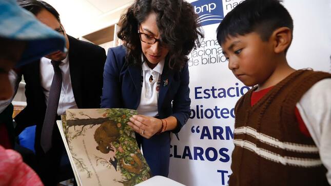 Ministra de Cultura inauguró primera biblioteca municipal en Tacna