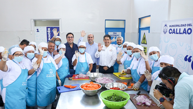 Nuestro alcalde Pedro Spadaro, junto al Ministro de Desarrollo e Inclusión social, Julio Demartini, encabezaron el relanzamiento del comedor popular “Teresa Izquierdo”.