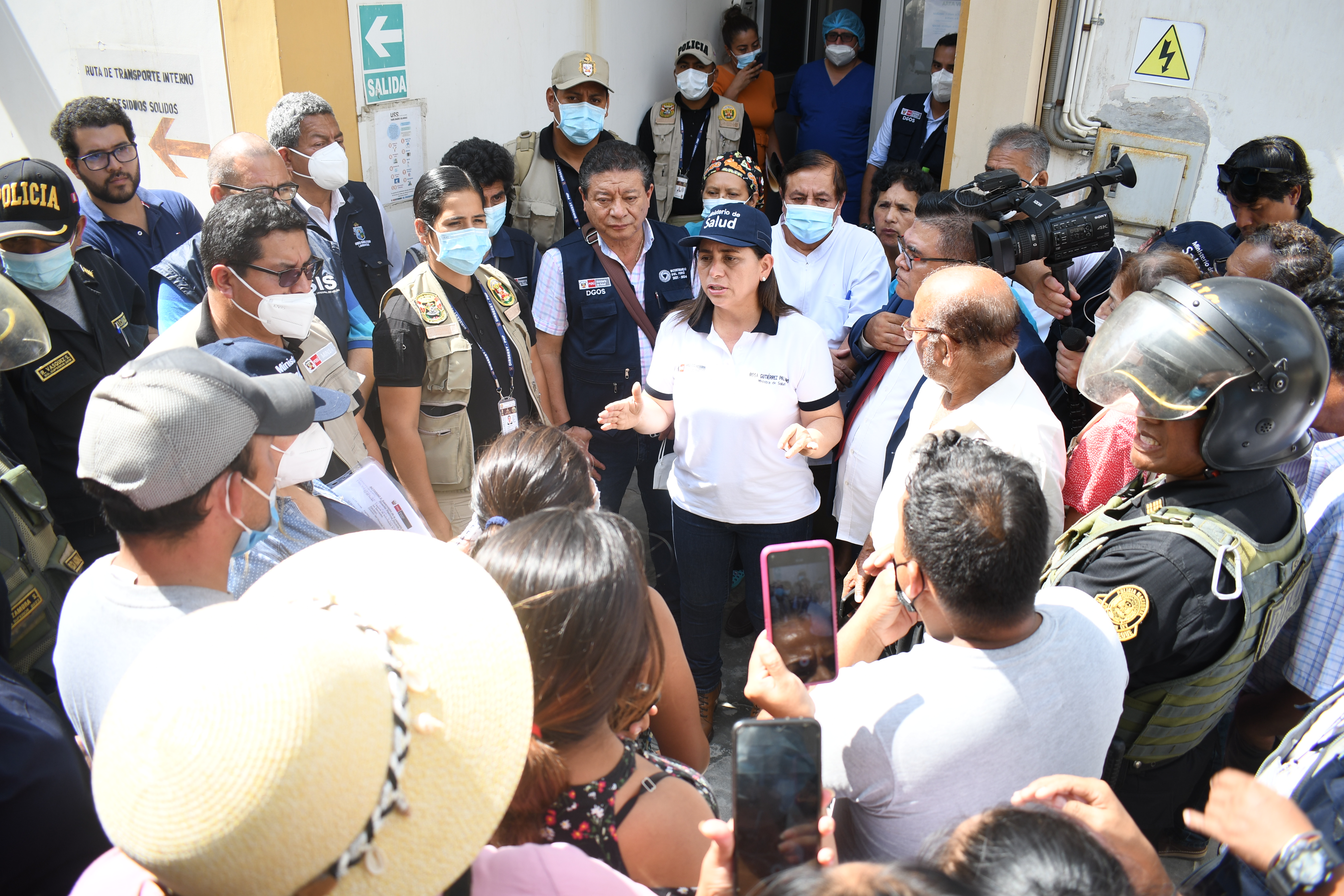 Ministra de Salud verificó plan de desembalse quirúrgico en Lambayeque