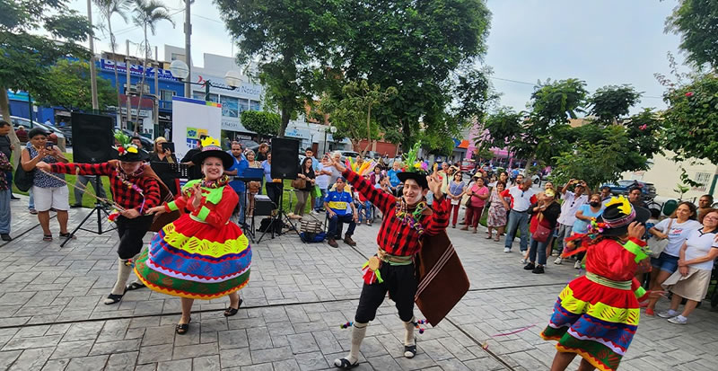 ¡Baile, música y carnavales en la Plaza San José!