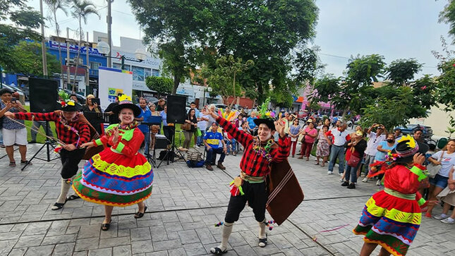 ¡Baile, música y carnavales en la Plaza San José!