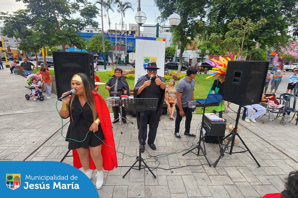 ¡Baile, música y carnavales en la Plaza San José!