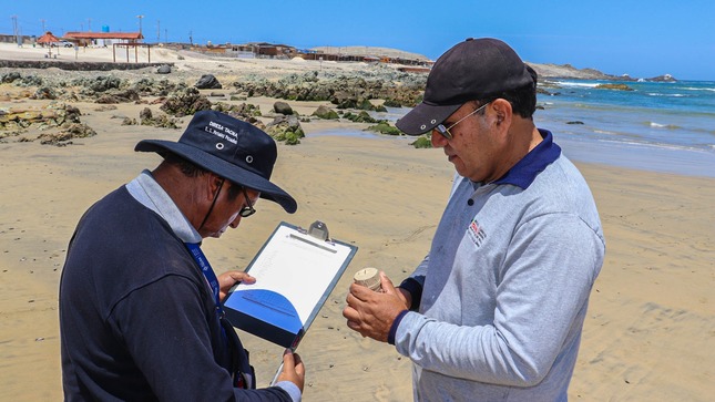 Inspectores de la Dirección Regional de Salud y la alcaldesa Sra. Urbelinda Chacón Diaz, monitorearon las playas Meca y Arena Blanca del distrito de Ite, a fin de realizar la vigilancia sanitaria.