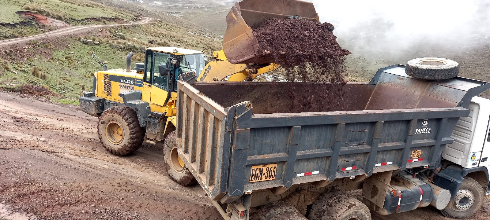 Maquinaria pesada de la comuna provincial efectuó trabajos de mejoramiento y mantenimiento de la vía La Merced - Santa Cruz - Huaraz.