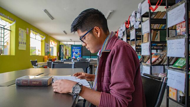 "Archivo HTLM Convocatoria | Becas de inglés para estudiantes de pregrado de universidades públicas"