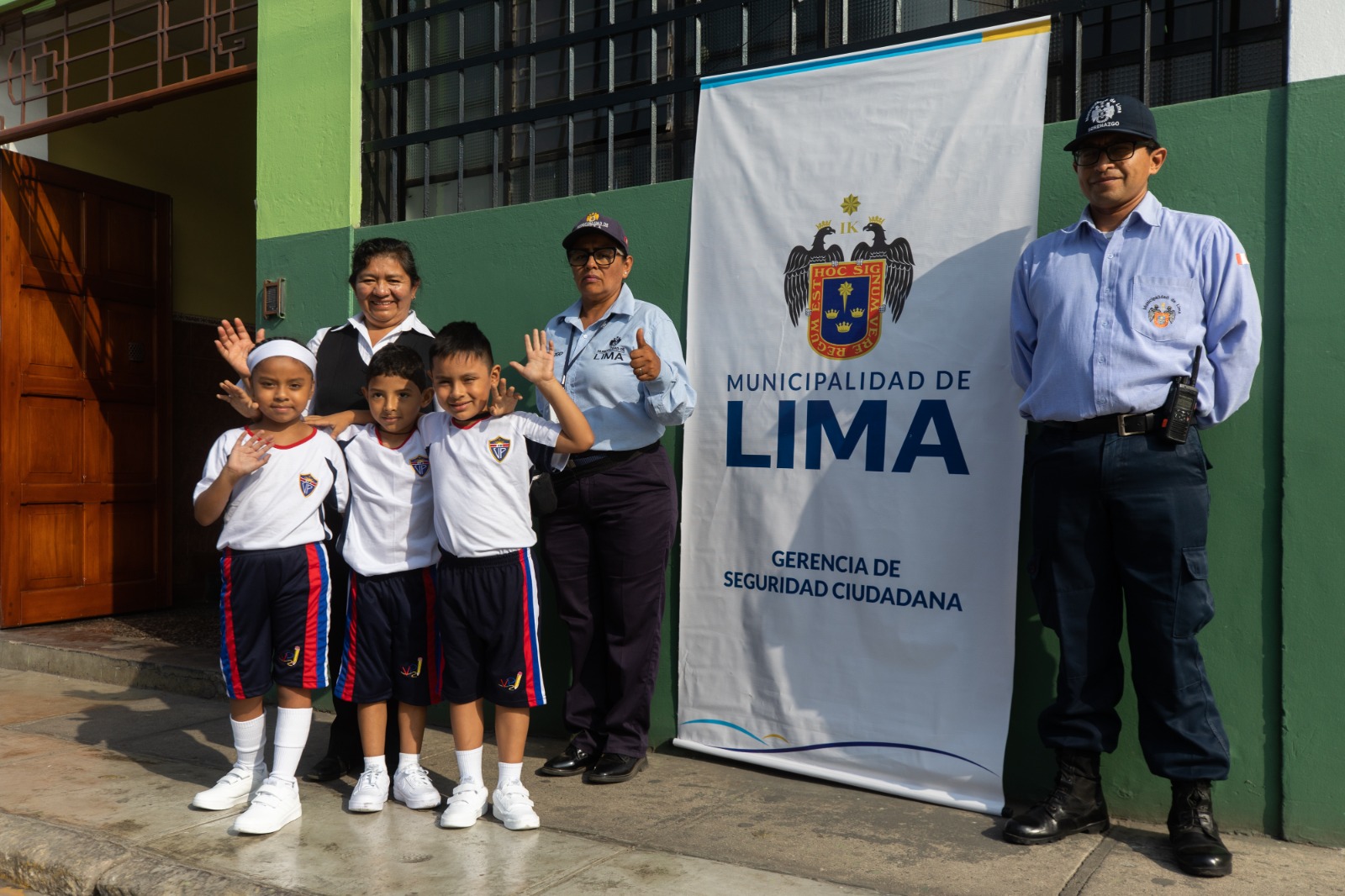 Actualmente se desarrollan actividades preventivas y de reforzamiento en materia de seguridad ciudadana y convivencia, con docentes, personal administrativo.
