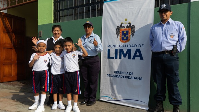 Actualmente se desarrollan actividades preventivas y de reforzamiento en materia de seguridad ciudadana y convivencia, con docentes, personal administrativo.