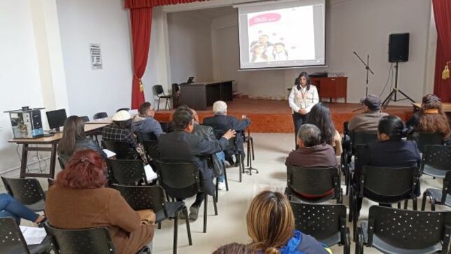 Expertos de la sede desconcentrada del Indecopi en Huancayo capacitaron a 236 representantes de estos centros