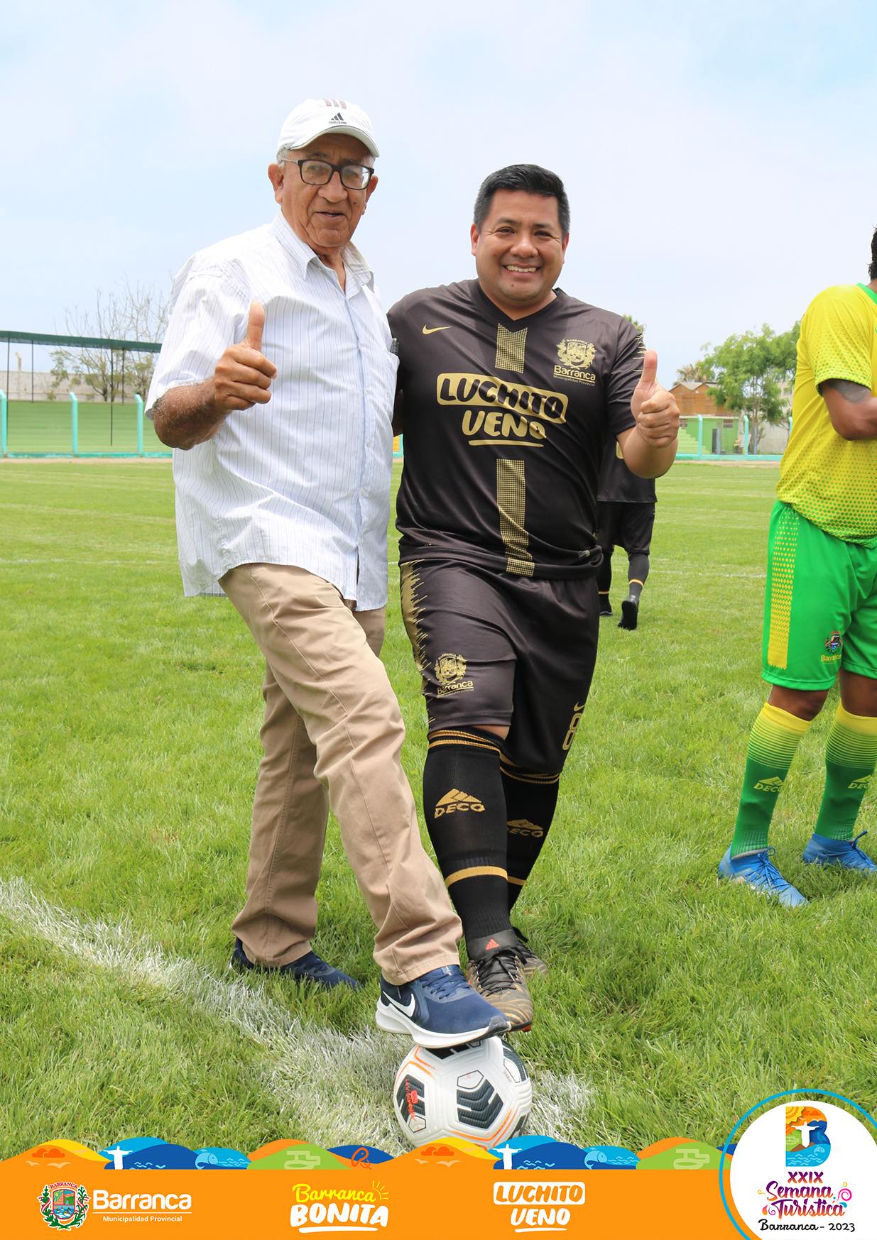 Alcalde Inaugura Liga de Barranca
