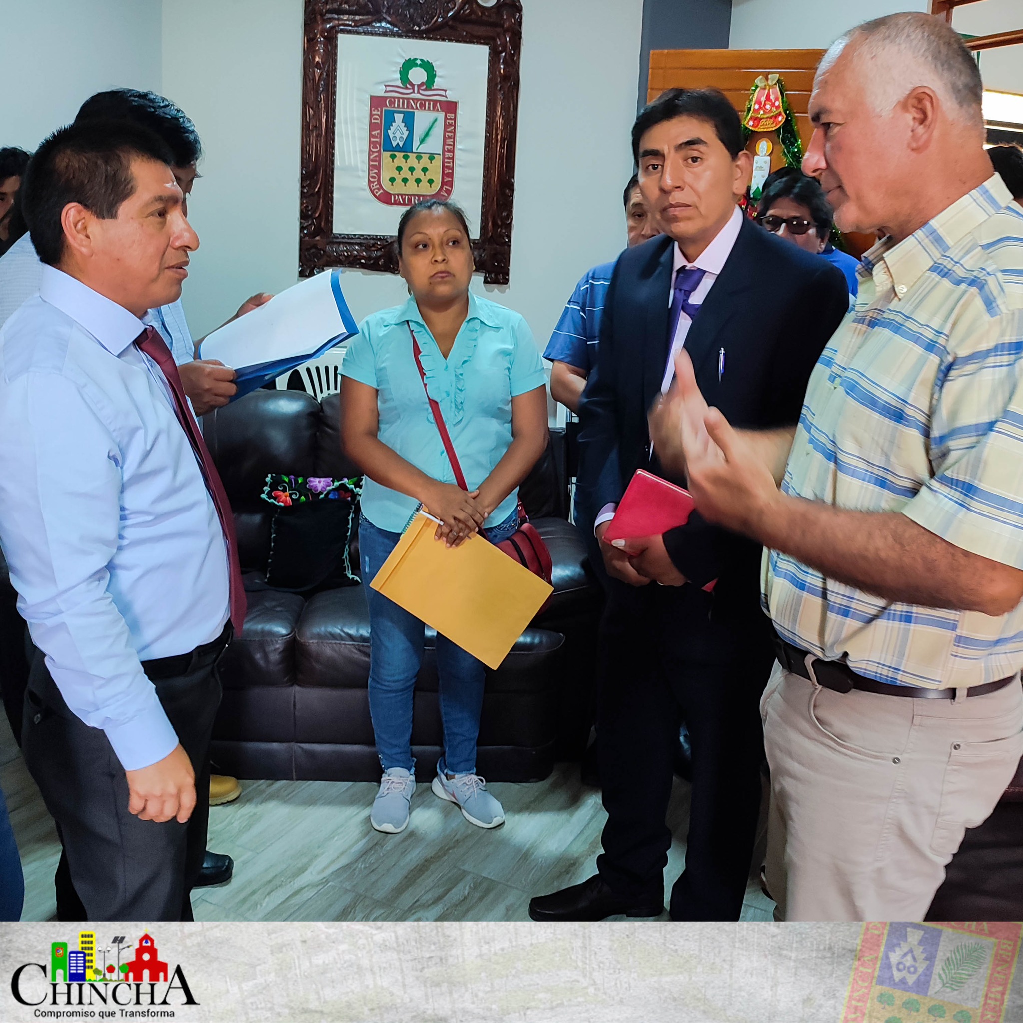 el alcalde provincial Ing. César Carranza, sostuvo una reunión con su homólogo del distrito de Grocio Prado el Adm.