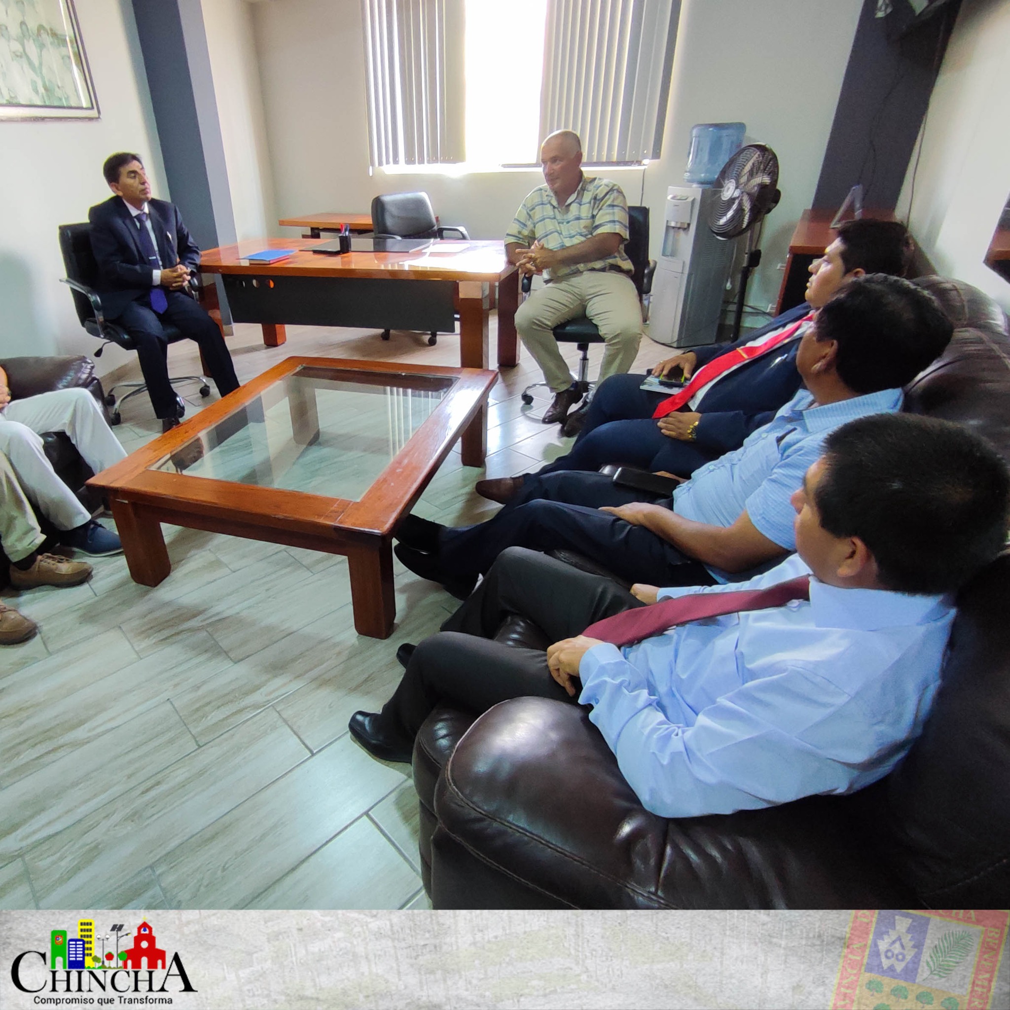 el alcalde provincial Ing. César Carranza, sostuvo una reunión con su homólogo del distrito de Grocio Prado el Adm.