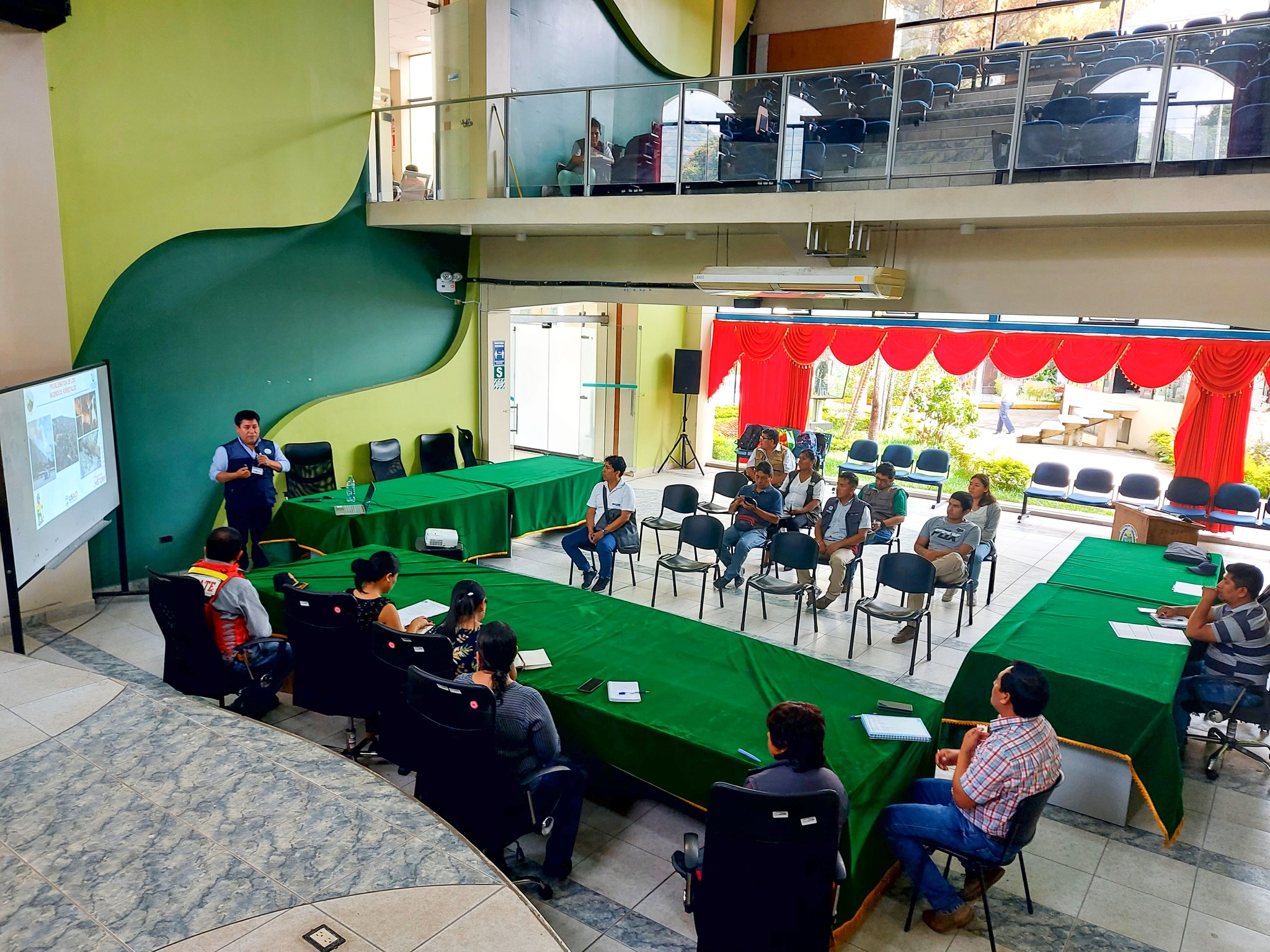 Realizan taller de sensibilización con autoridades locales sobre prevención y control de incendios forestales