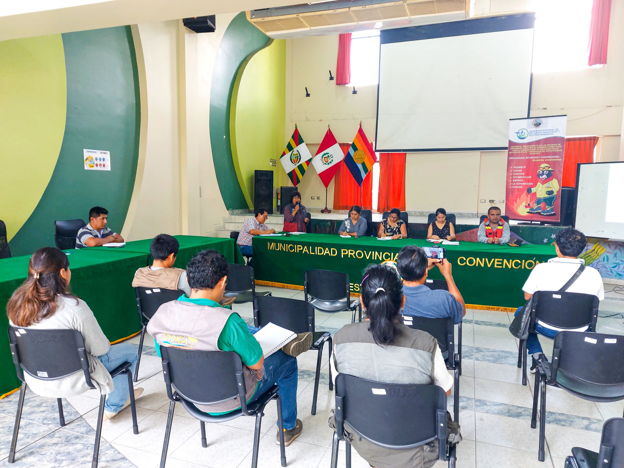 Realizan taller de sensibilización con autoridades locales sobre prevención y control de incendios forestales