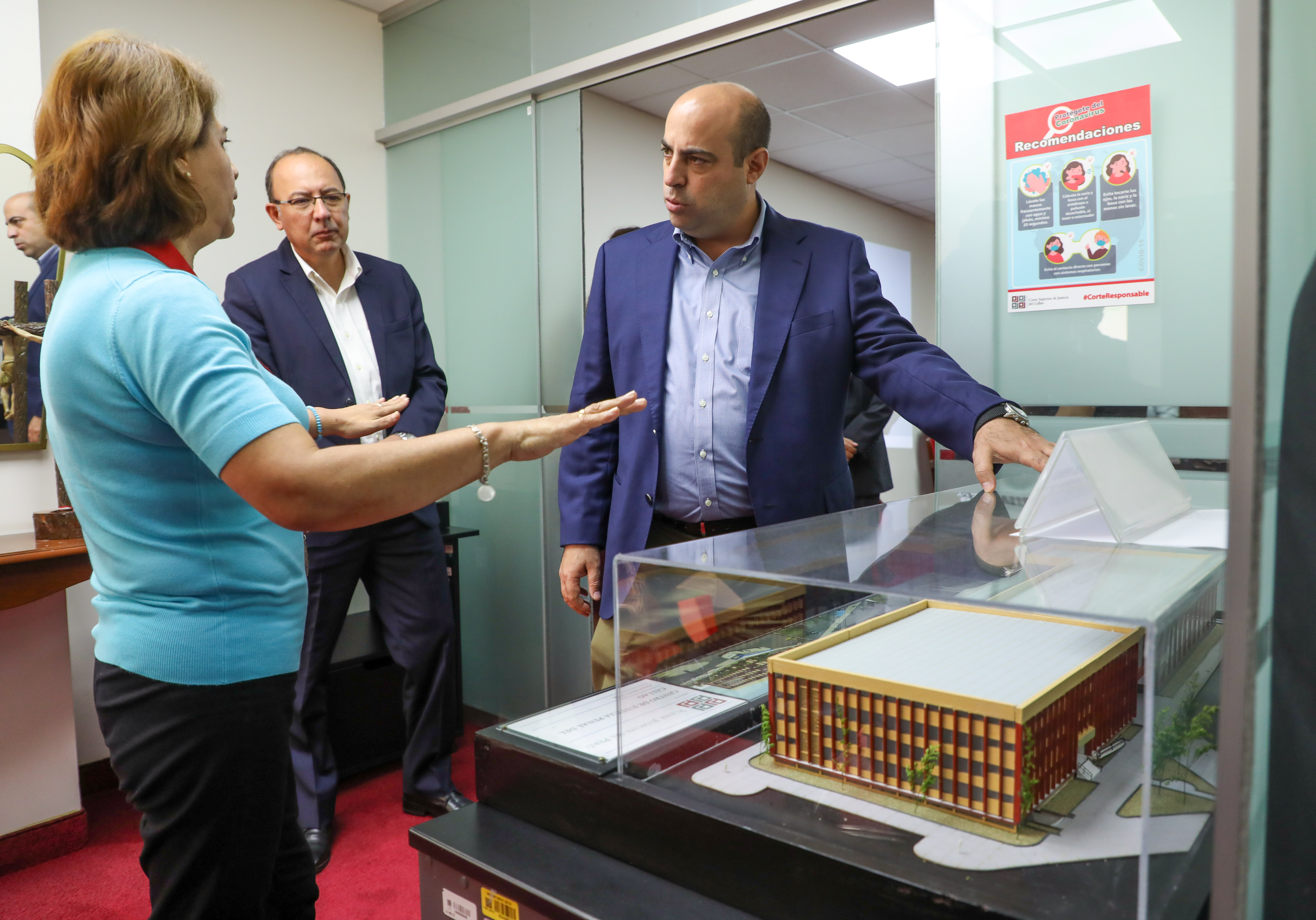 El alcalde del Callao, Pedro Spadaro, se reunió con la presidenta de la Corte Superior de Justicia del Callao, Teresa Soto.
