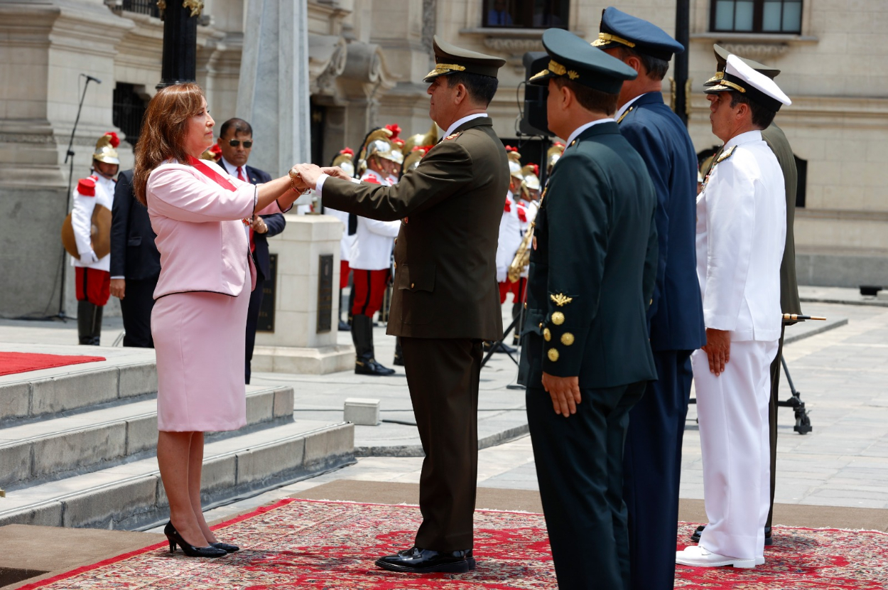 Presidenta Dina Boluarte es reconocida como Jefe Supremo de las Fuerzas Armadas y la Policía Nacional