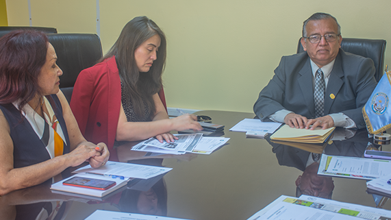 Archivo jpg. Cr. Noelia Herrera, visita la UNAC para impulsar convenios específicos