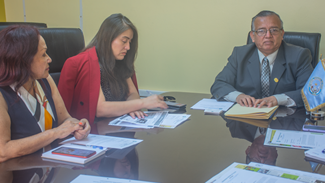 Archivo jpg. Cr. Noelia Herrera, visita la UNAC para impulsar convenios específicos