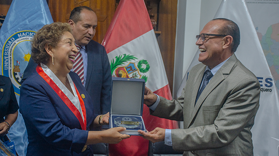 Archivo jpg. La Universidad Nacional del Callao y el Fondepes, firman importante convenio marco de cooperación interinstitucional