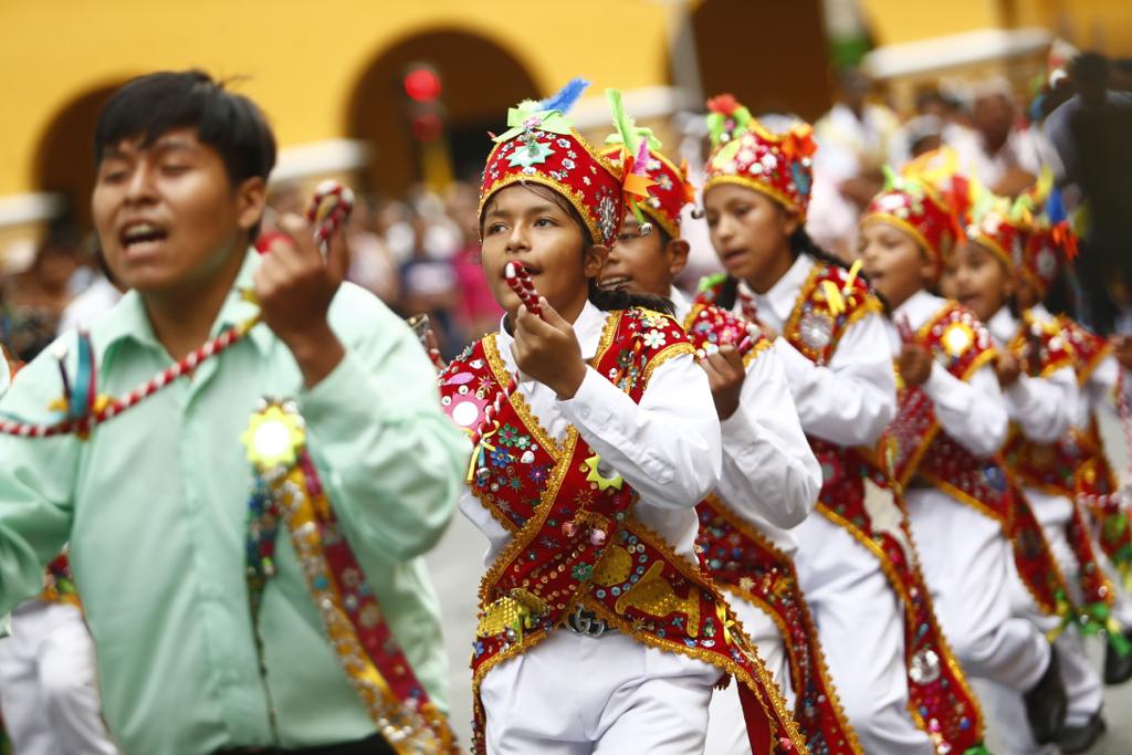 Ministra de Cultura entregó reconocimiento de la UNESCO a los Hatajos de Negritos y de Pallitas de Ica