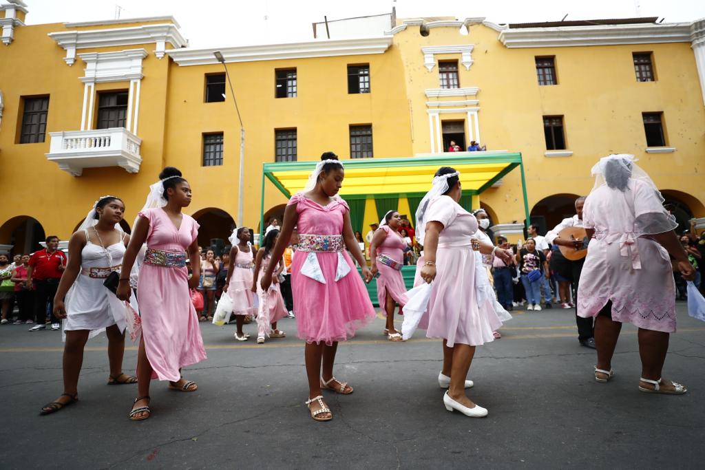 Ministra de Cultura entregó reconocimiento de la UNESCO a los Hatajos de Negritos y de Pallitas de Ica