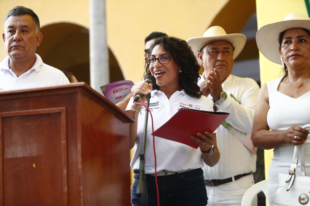 Ministra de Cultura entregó reconocimiento de la UNESCO a los Hatajos de Negritos y de Pallitas de Ica
