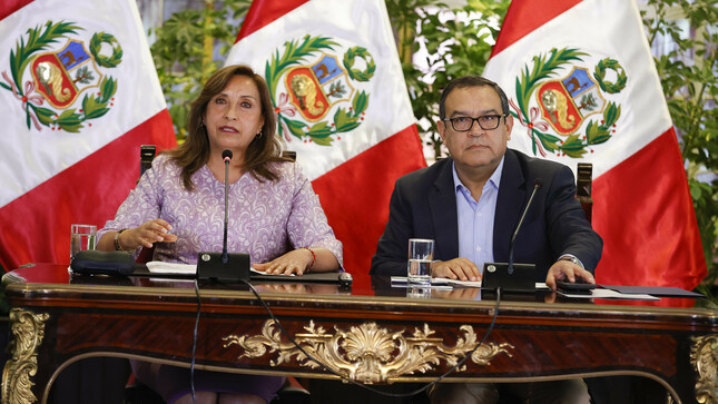 Fotografía de la conferencia de prensa.