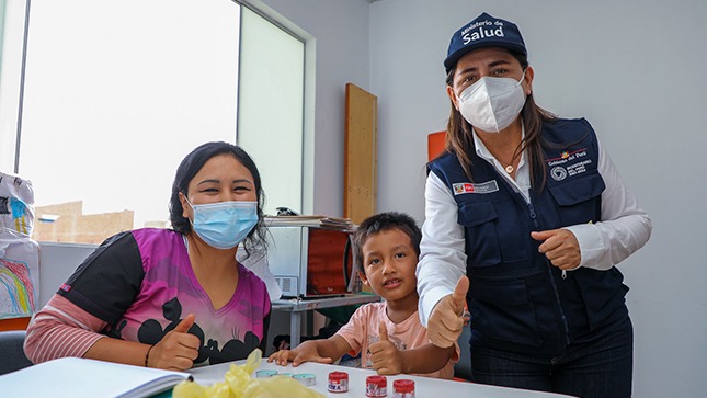 Ministra Rosa Gutiérrez realizó visitas inopinadas a diversos establecimientos de salud de Lima centro y este